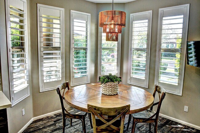 Building Photo - 51234 Longmeadow St