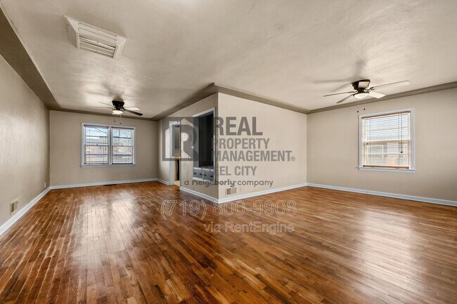 Building Photo - 909 W Evans Ave