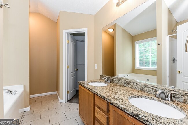 Building Photo - 145 Tara Way