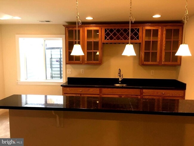 Building Photo - 315 Quarry Point Rd