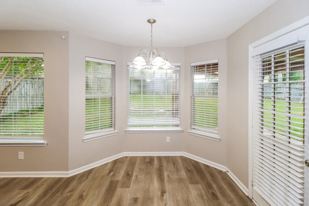 Building Photo - 1035 Jessica Lauren Dr