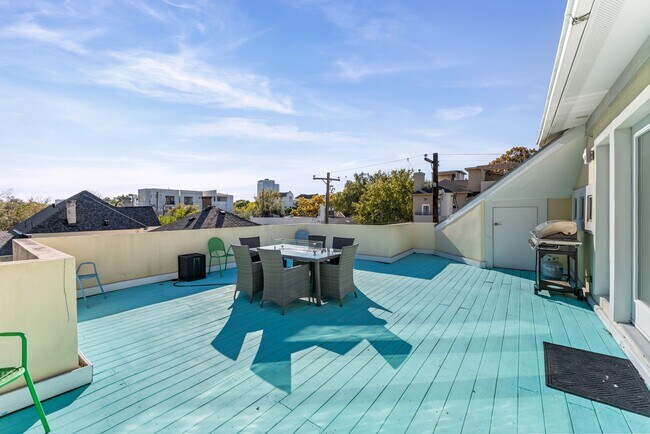 Building Photo - 315 Fairview St