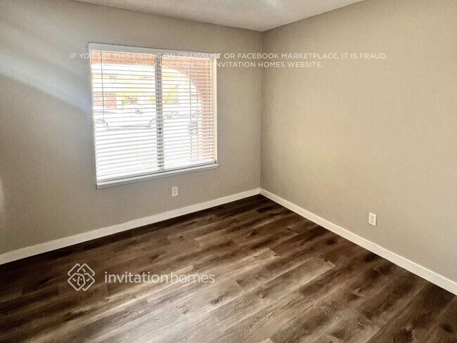 Building Photo - 214 Appian Way