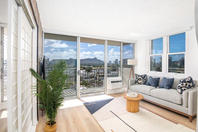 Building Photo - Beautifully Remodeled and Fully furnished 2 Bed 1.5 1 parking.  Available between March-Nov 30th