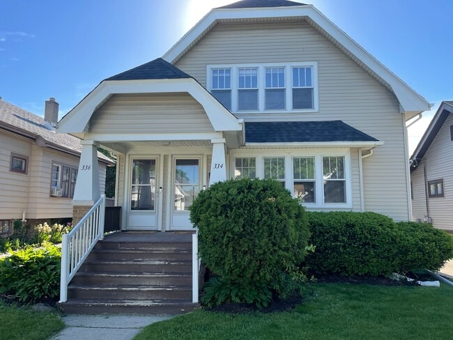 Upper Unit - Private front entrance - 336 N 70th St