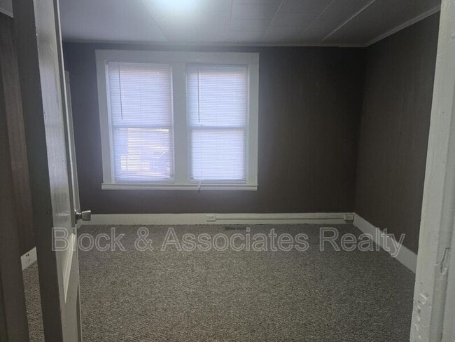 Building Photo - 222 Liberty Rd