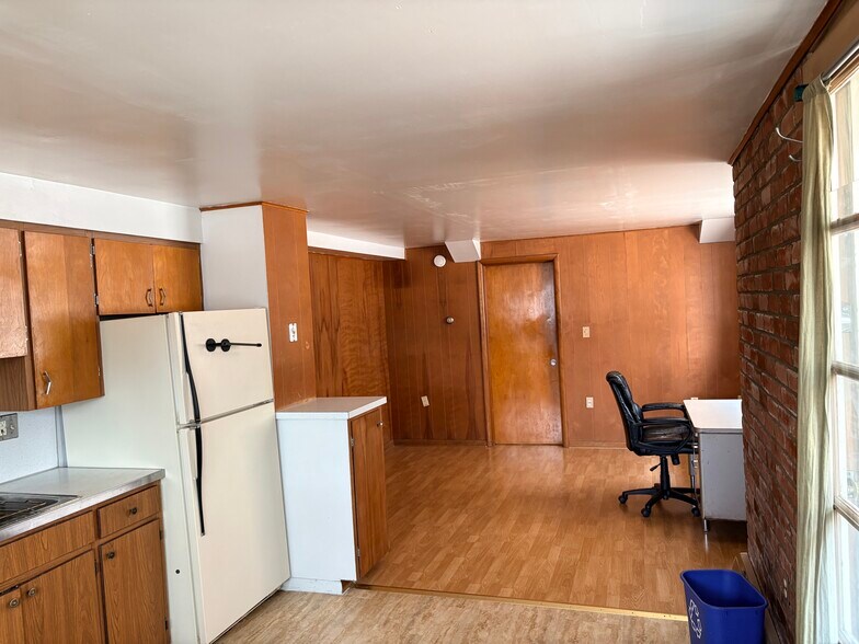 Kitchen to Den - 522 Packard St - 5 Minute Walk to UofM Campus
