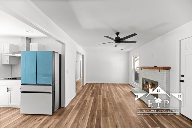 Building Photo - Beautifully Renovated Brick Home in a Quiet, Established Neighborhood