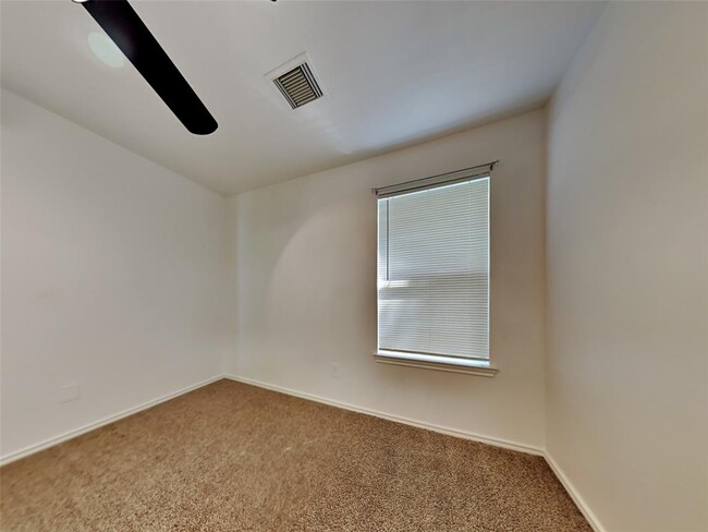 Building Photo - 130 S Walden Elms Cir