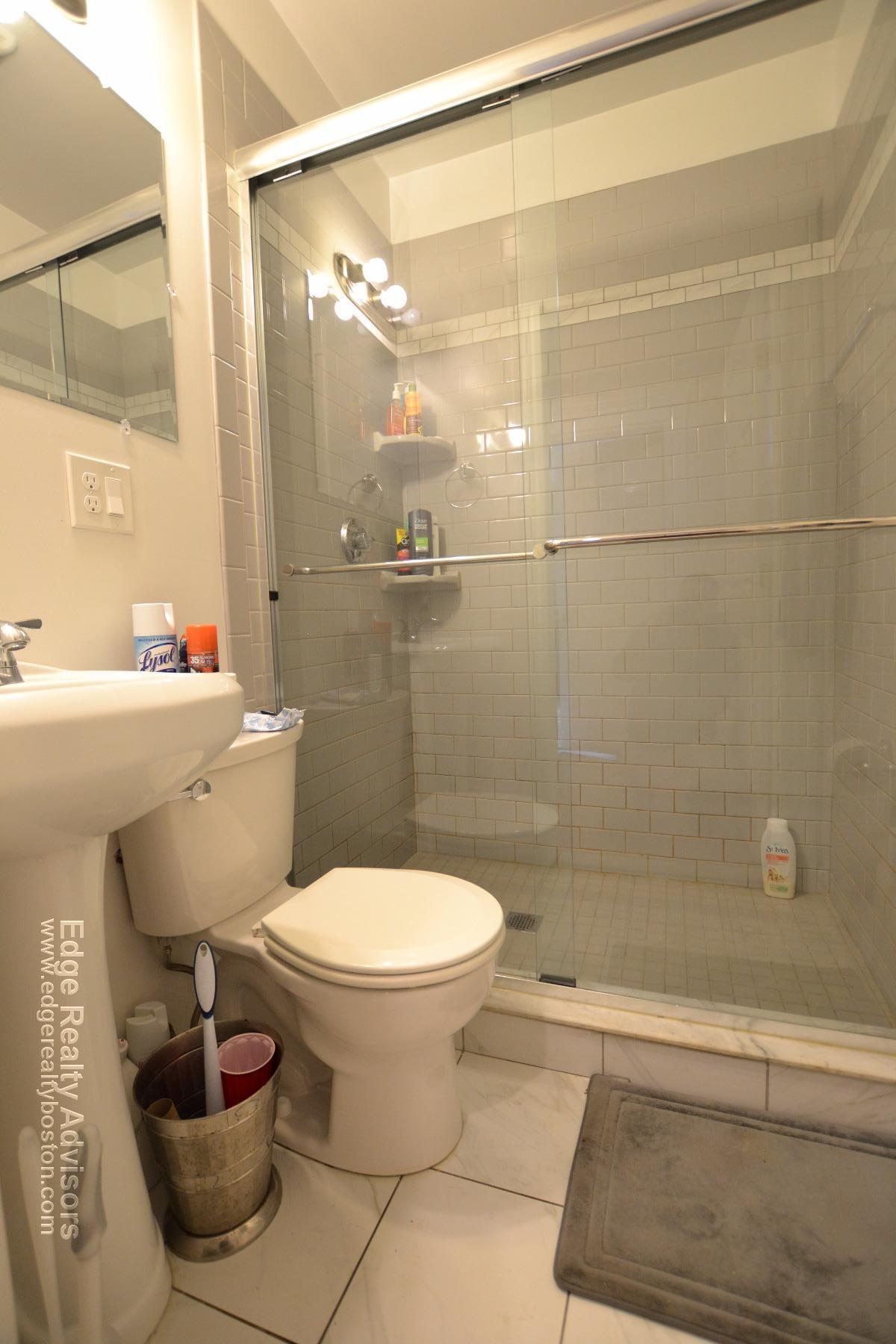 Building Photo - 8 Sawyer Ter