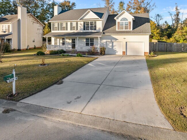 Building Photo - 200 Bridlewood Dr