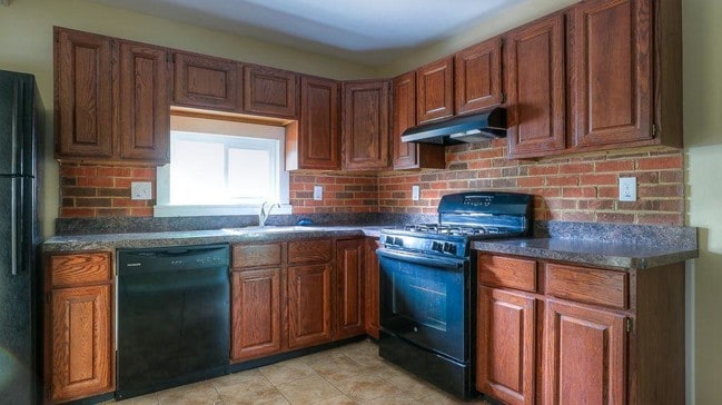 Building Photo - 35348 Sheffield St