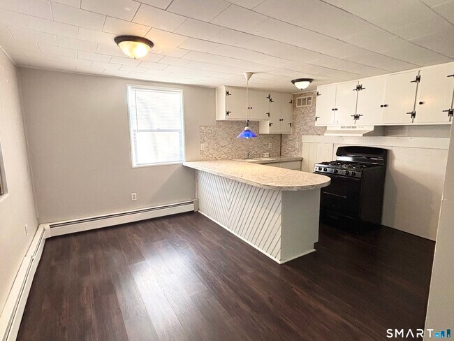 Building Photo - 12 Mountain Ave