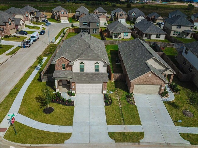 Building Photo - 3542 Vivaldi Dr