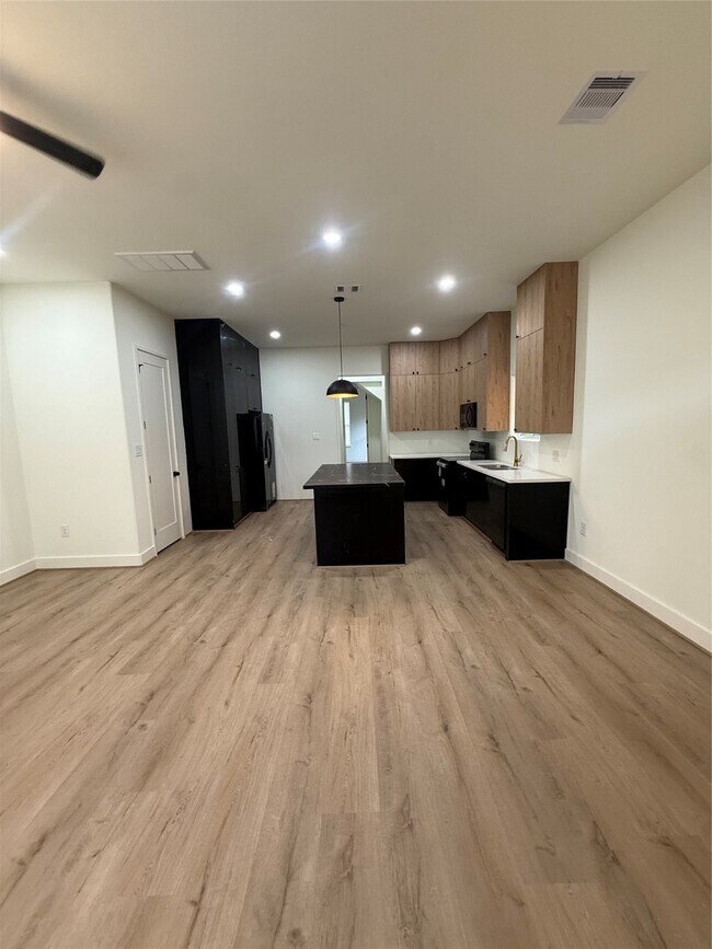 Building Photo - 1815 McKee St