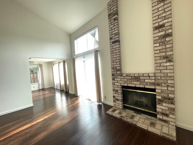 Building Photo - 4176 Bell Common