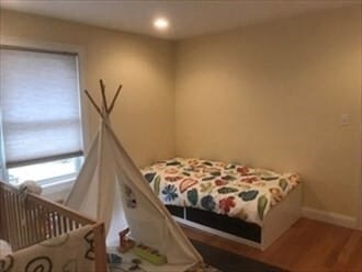 Building Photo - 11 Oak St