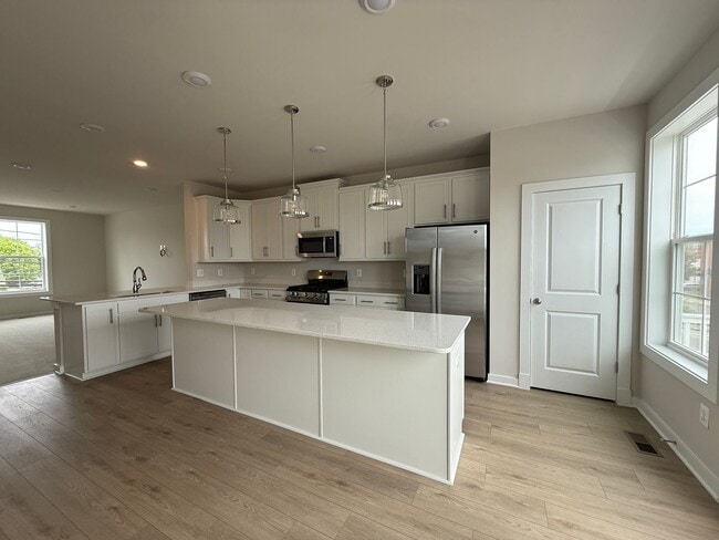 Building Photo - NEW Construction - 3 Bed Townhome in the City!
