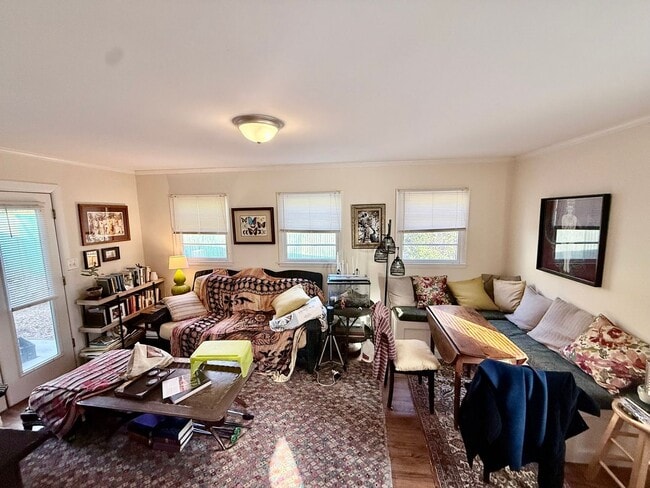 Building Photo - 195 Barrow St