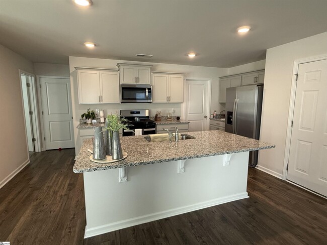 Building Photo - 1883 Bridle Ln