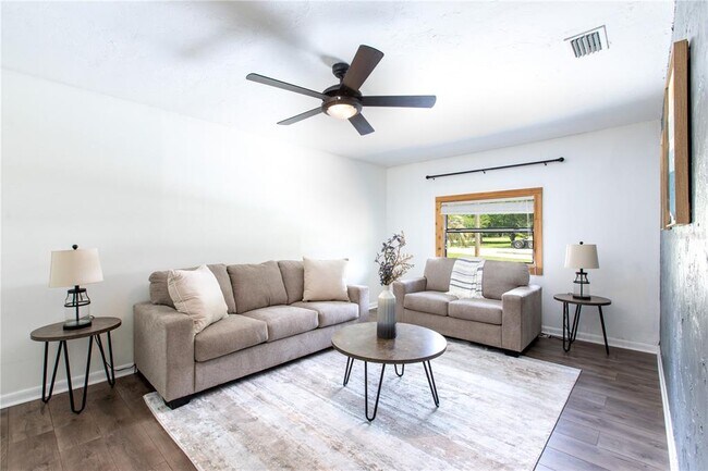 Building Photo - 821 Parkwood Pl