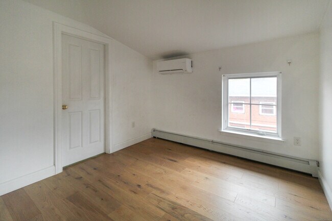 Building Photo - 41 Wolcott St