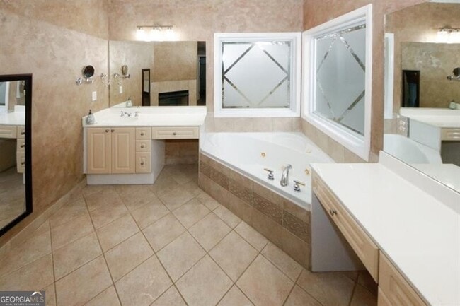 Building Photo - 1354 Brookhaven Village Cir NE