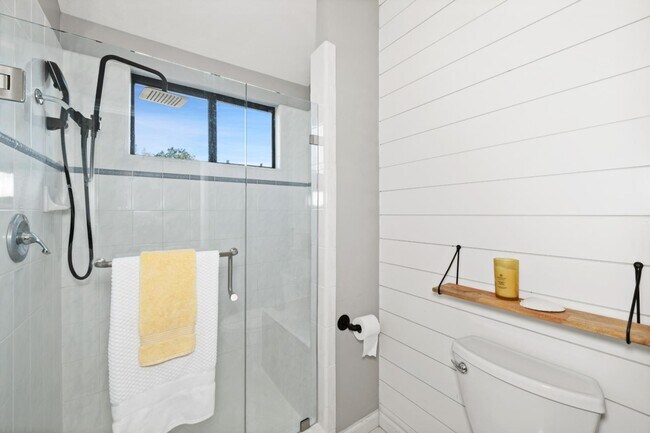 Building Photo - 1545 Camden Village Cir