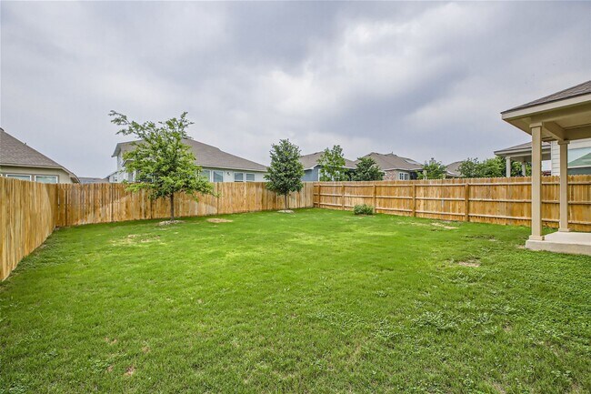 Building Photo - Home in Weston Oaks!
