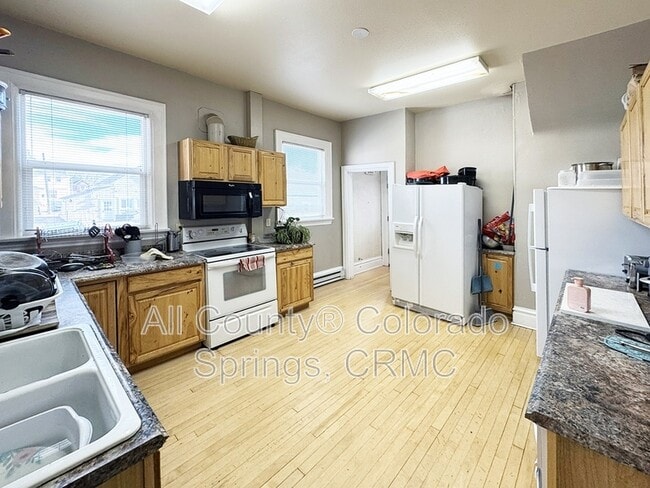 Building Photo - 815 N Nevada Ave