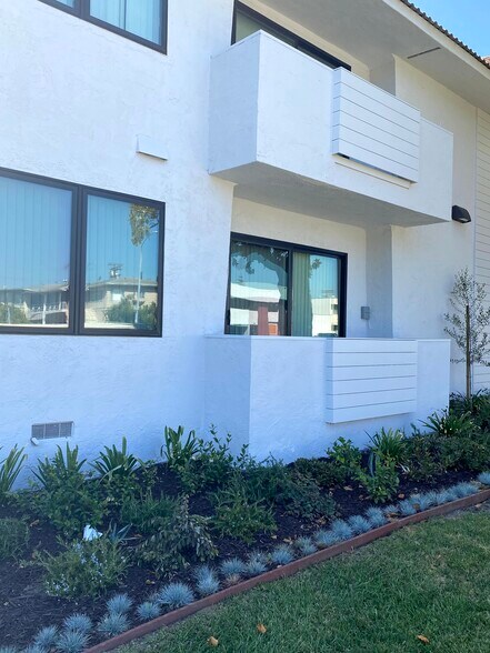 Building Photo - 11775 Gateway Blvd