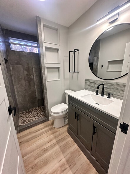 Building Photo - 326 E Livingston St