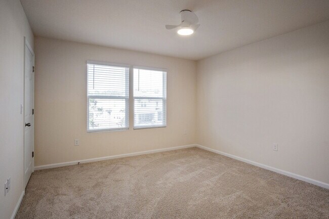 Building Photo - 73 Java Ln