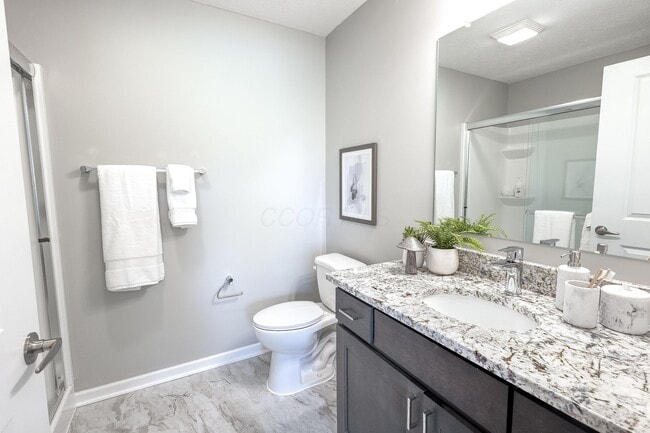 Building Photo - 25 Glade Lp