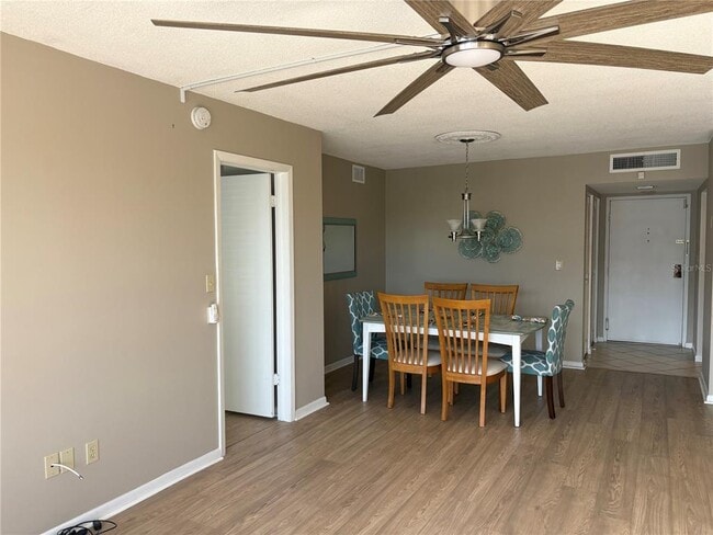 Building Photo - 5220 Brittany Dr S