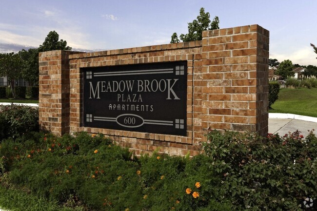 Building Photo - Meadowbrook Plaza Apartments