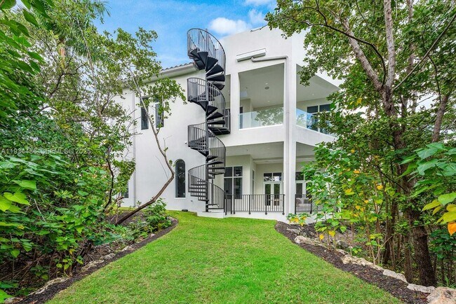 Building Photo - 3912 Island Estates Dr