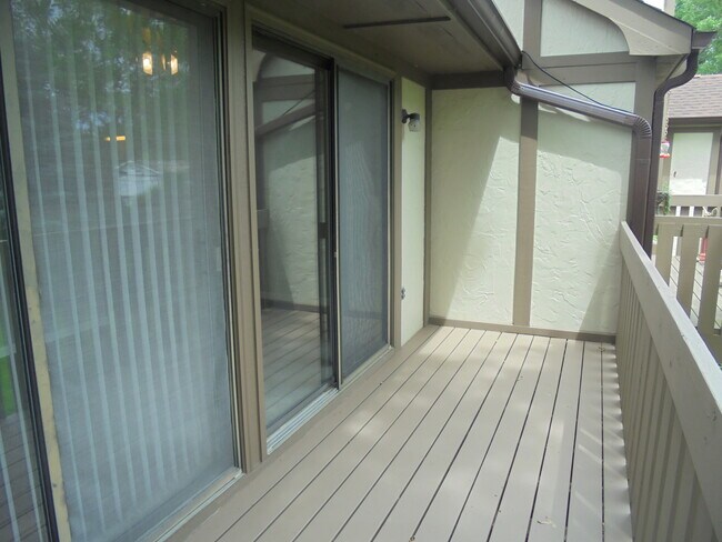 Building Photo - 4730 Calvert Dr