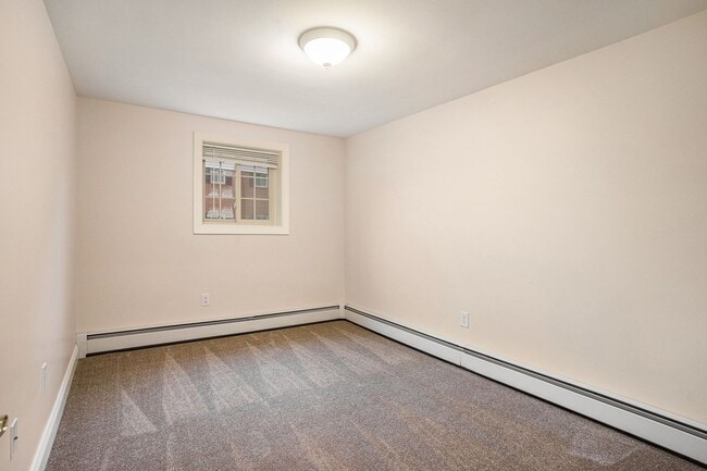 Building Photo - Almont Terrace