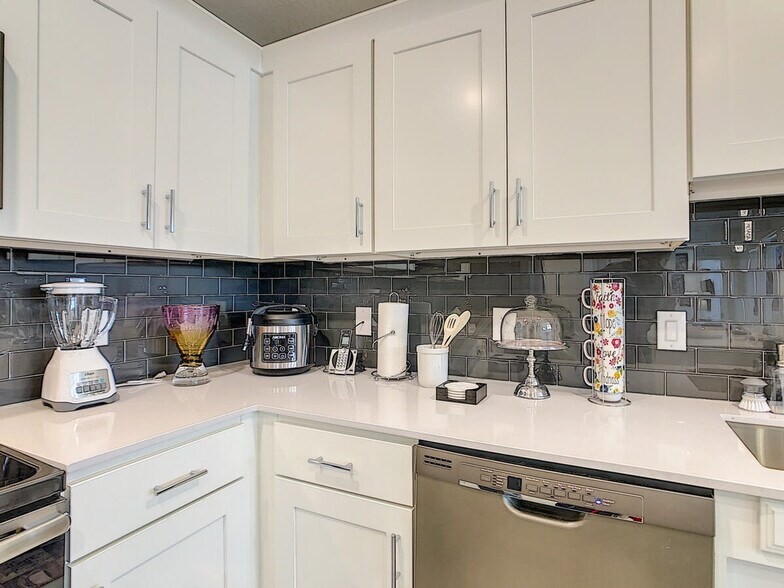 Building Photo - 3121 Paradox Cir