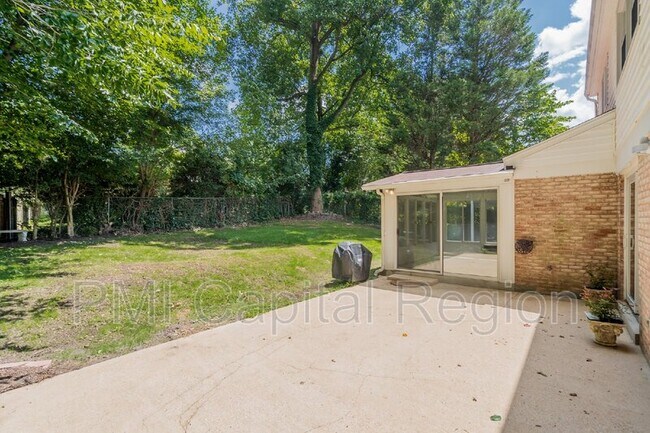 Building Photo - 7021 Whittier Blvd