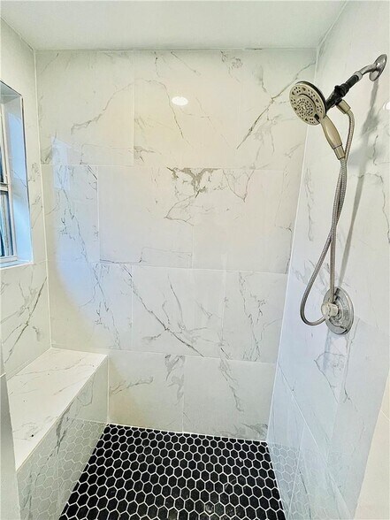 Building Photo - 11041 Harbour Springs Cir