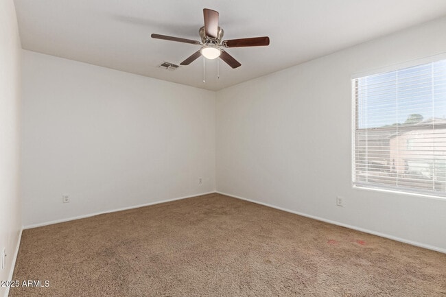 Building Photo - 40882 W Robbins Dr