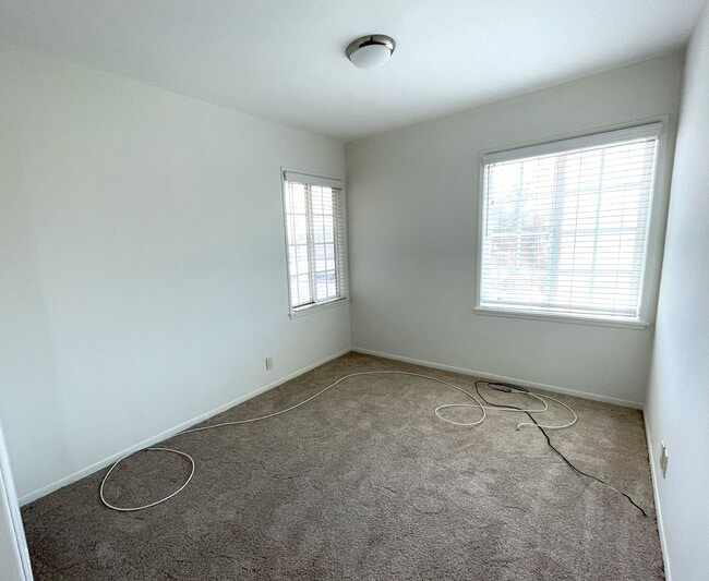 Building Photo - 3 bedroom immaculate home in Southwest Tor...