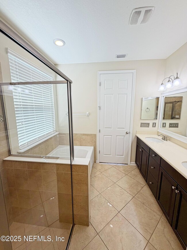 Building Photo - 14462 Serenoa Dr