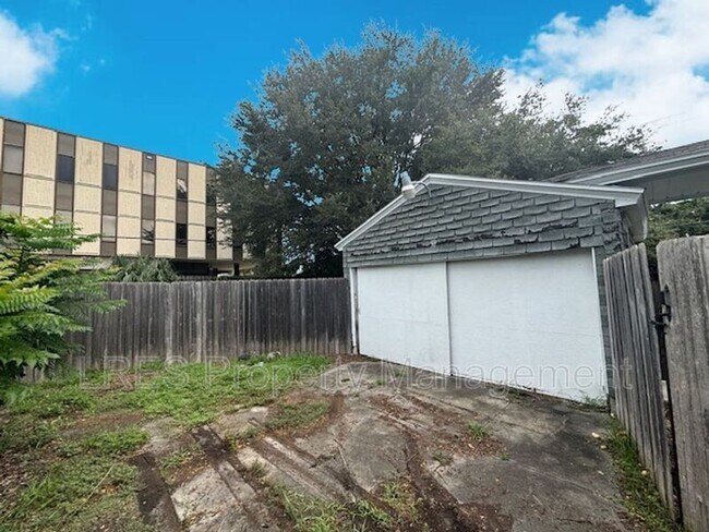 Building Photo - 1523 E Concord St