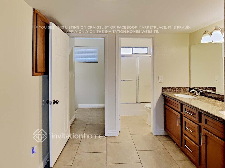 Building Photo - 11320 N 82nd Ave