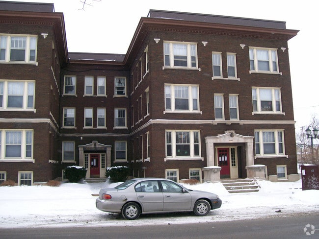 Judith Court - 2545-2549 Blaisdell Ave