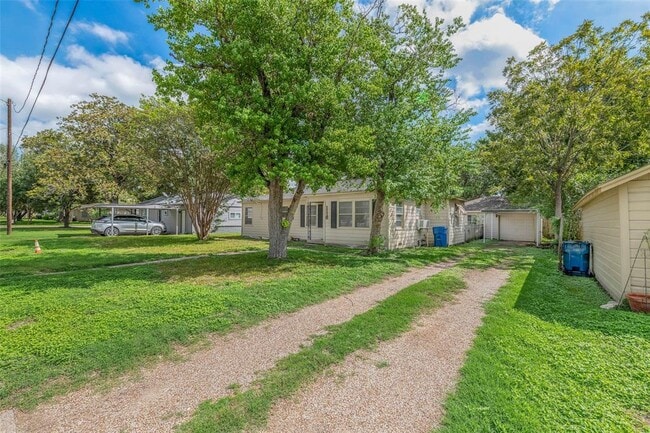 Building Photo - 1116 Kettler St