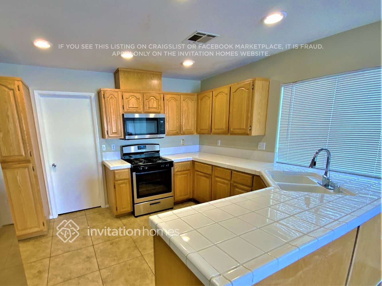 Building Photo - 1835 Monte Alban Dr